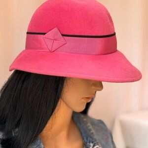 Vintage Anita Pineault Pink Velour Cloche Hat